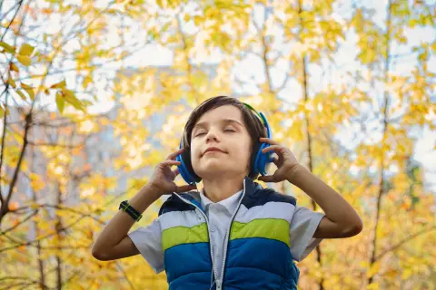 listening to audiobook outdoors